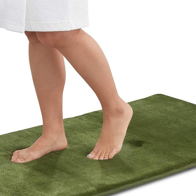 Genteele Memory Foam Bath Mat Non Slip Absorbent Super Cozy Velvet Bathroom Rug Carpet (17 inches X 24 inches, Green)