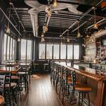 Local Favorite: Dua Vino + The Bar