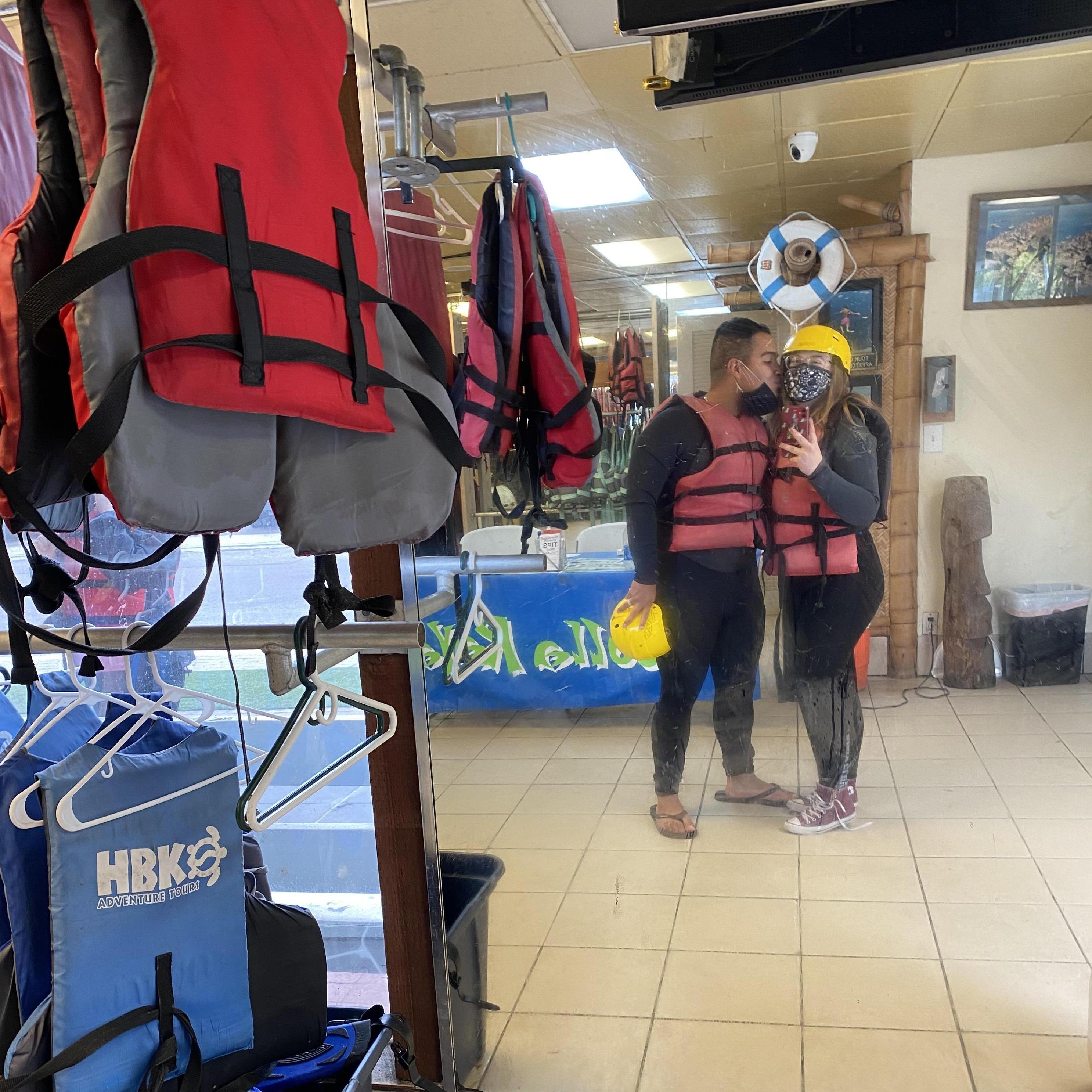This was taken before our kayaking trip in La Jolla.
Esto fue tomado antes de nuestro viaje en kayak en La Jolla.