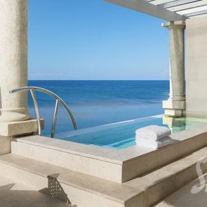Our Honeymoon Fund / Nuestro fondo para la luna de miel