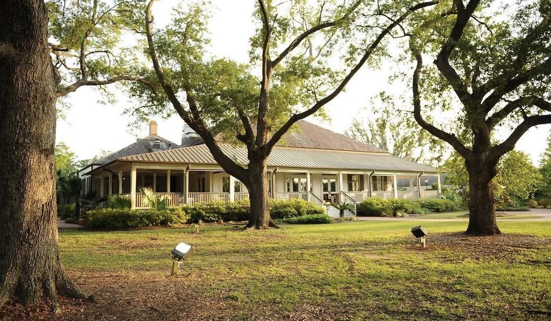 The Wedding Website of Lindsey Nishimiya and Raphael Robert