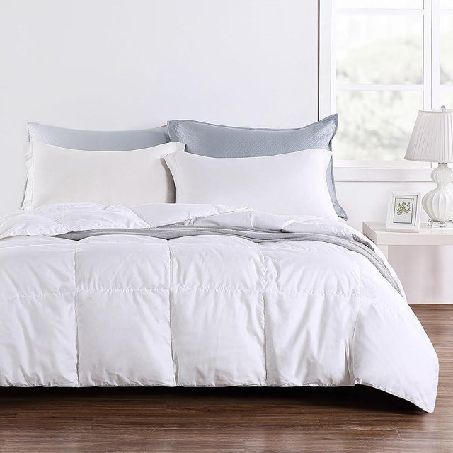 MARTHA STEWART 300 Thread Count Premium 600 Fill Power Fluffy White Down Comforter - All Season Warmth - Full/Queen Size