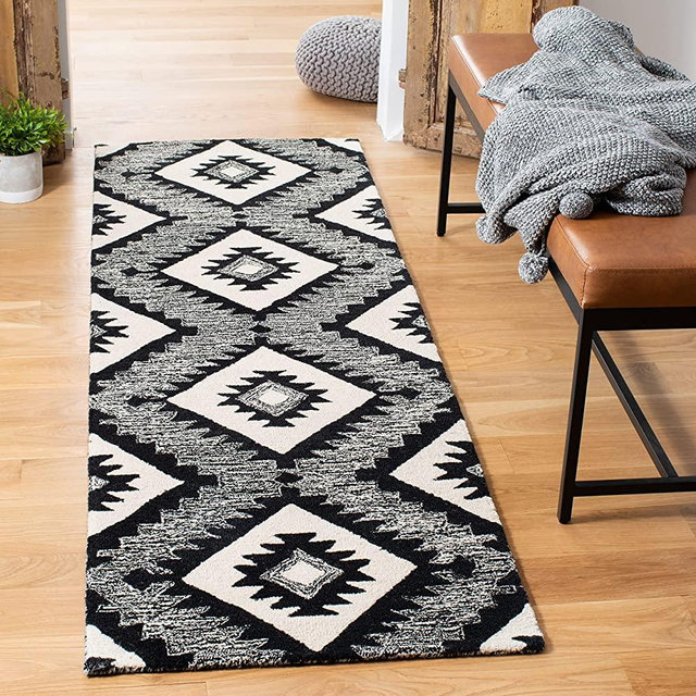 SAFAVIEH Aspen Collection 2'3" x 7' Charcoal / Black APN813Z Handmade Moroccan Boho Tribal Wool Runner Rug