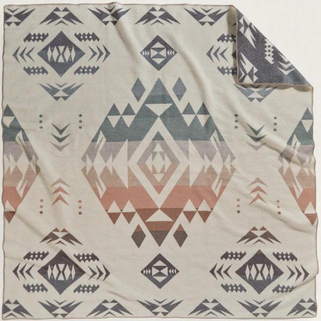 AGATE BEACH BLANKET