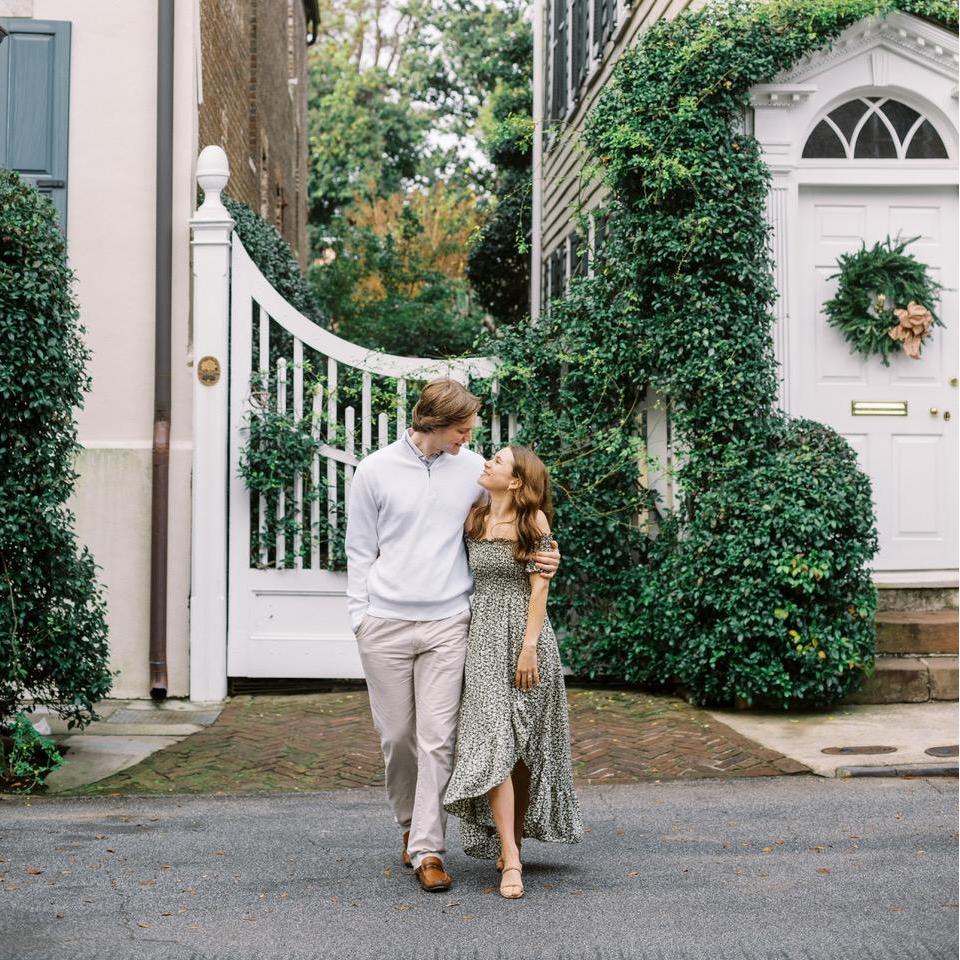 12.18.2021
Engagement photos in Charleston!