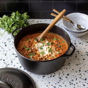 LODGE - Classic Dutch Oven with Lid