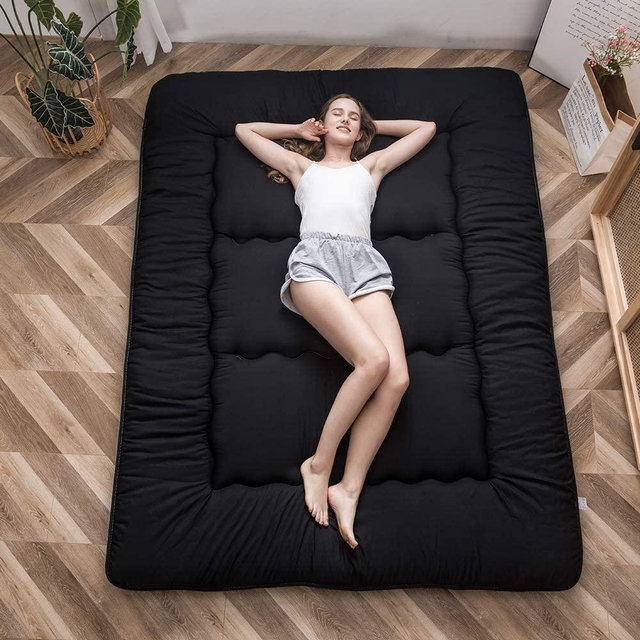 MAXYOYO Japanese Floor Mattress Futon Mattress, Thicken Tatami Mat Sleeping Pad Foldable Roll Up Mattress Boys Girls Dormitory Mattress Pad Kids Floor Lounger Pillow Bed, Black, Queen