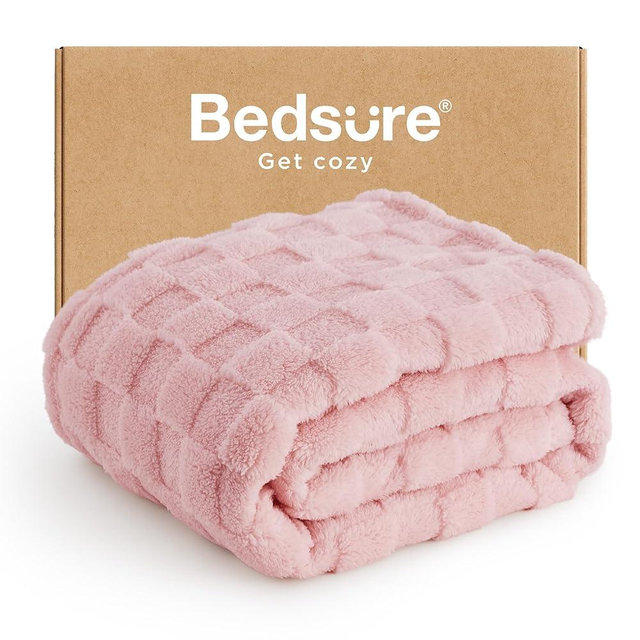 Bedsure Peachskin Fleece Blanket for Couch - Checkered Throw Blanket for Women, Cute Soft Cozy Throw for Girls, 50x60 Inches