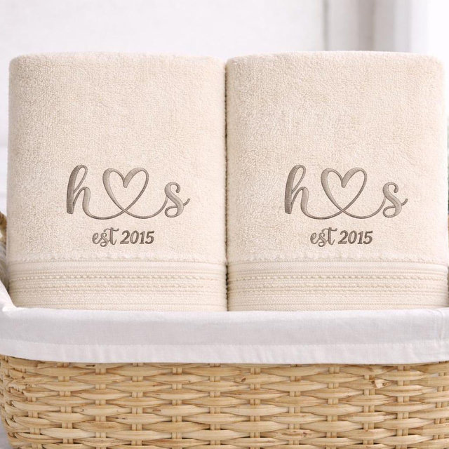 Couple Initial Towel with Heart – Embroidered Bath & Hand Towels – Personalized Wedding Towel Gift – Spa Towel Set