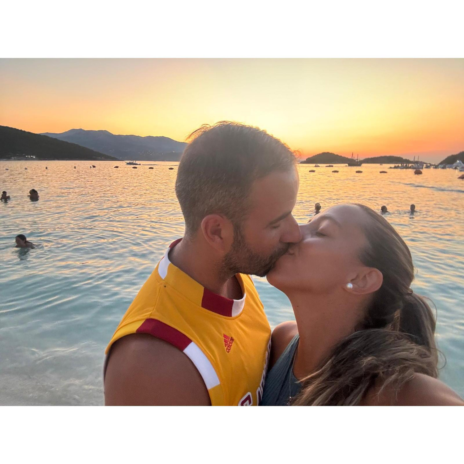 A nossa primeira fotografia juntos em Kasamil, na Albânia