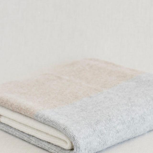Alpaca Colorblock Throw