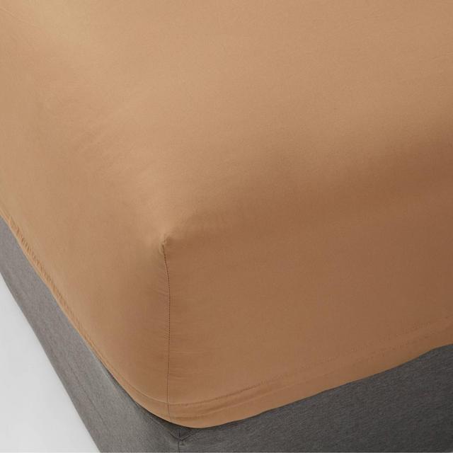 Queen 300 Thread Count Ultra Soft Fitted Sheet Brown - Threshold™