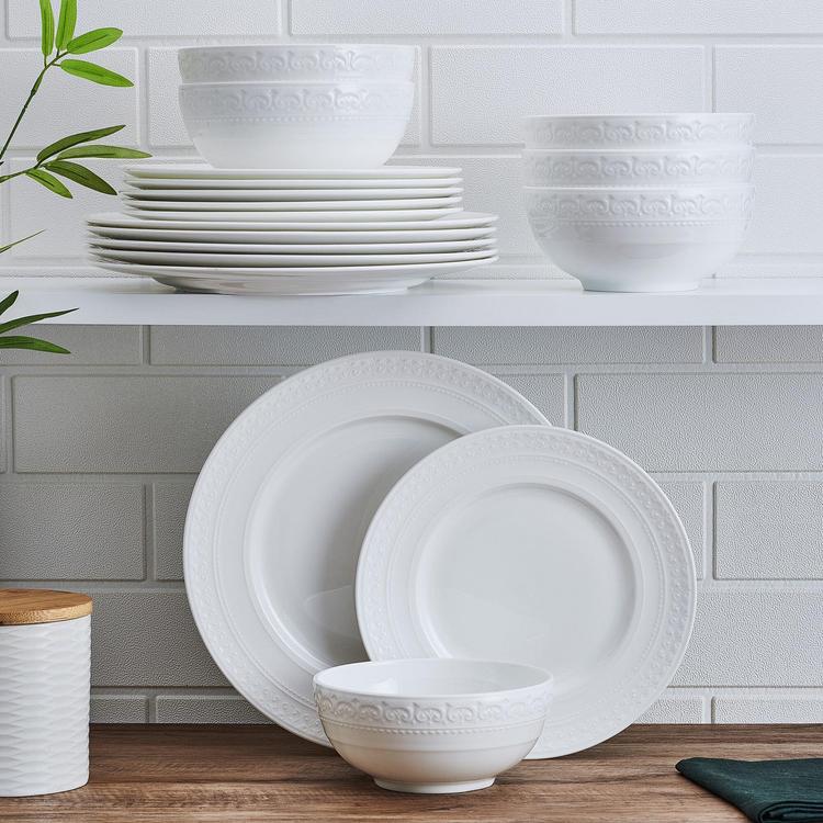 ワミレスプレミアムセット Mikasa, Embossed Crown 18-Piece Dinnerware Set, Service for 6 | Zola