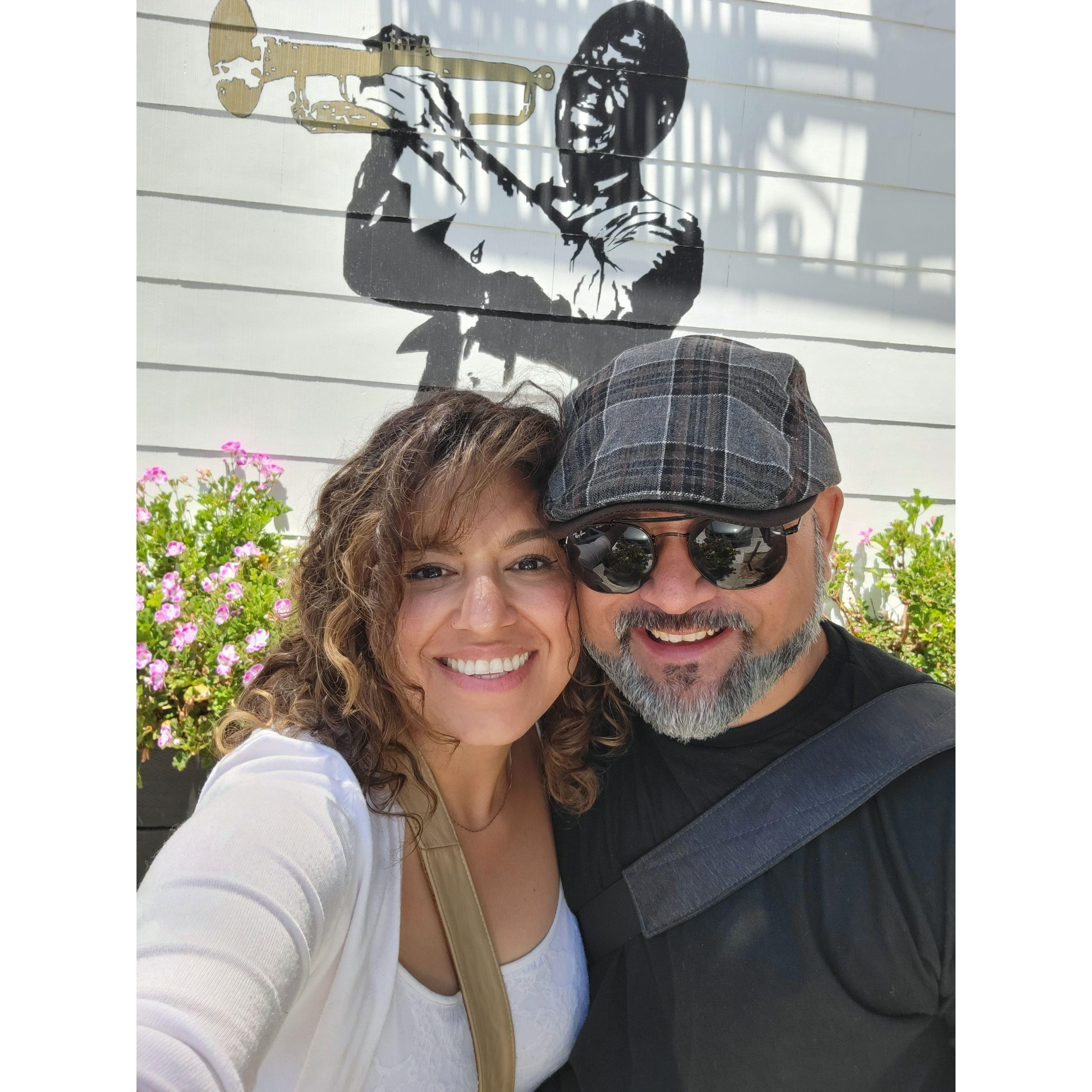 Snapping a selfie with our favorite musician, Sachmo.