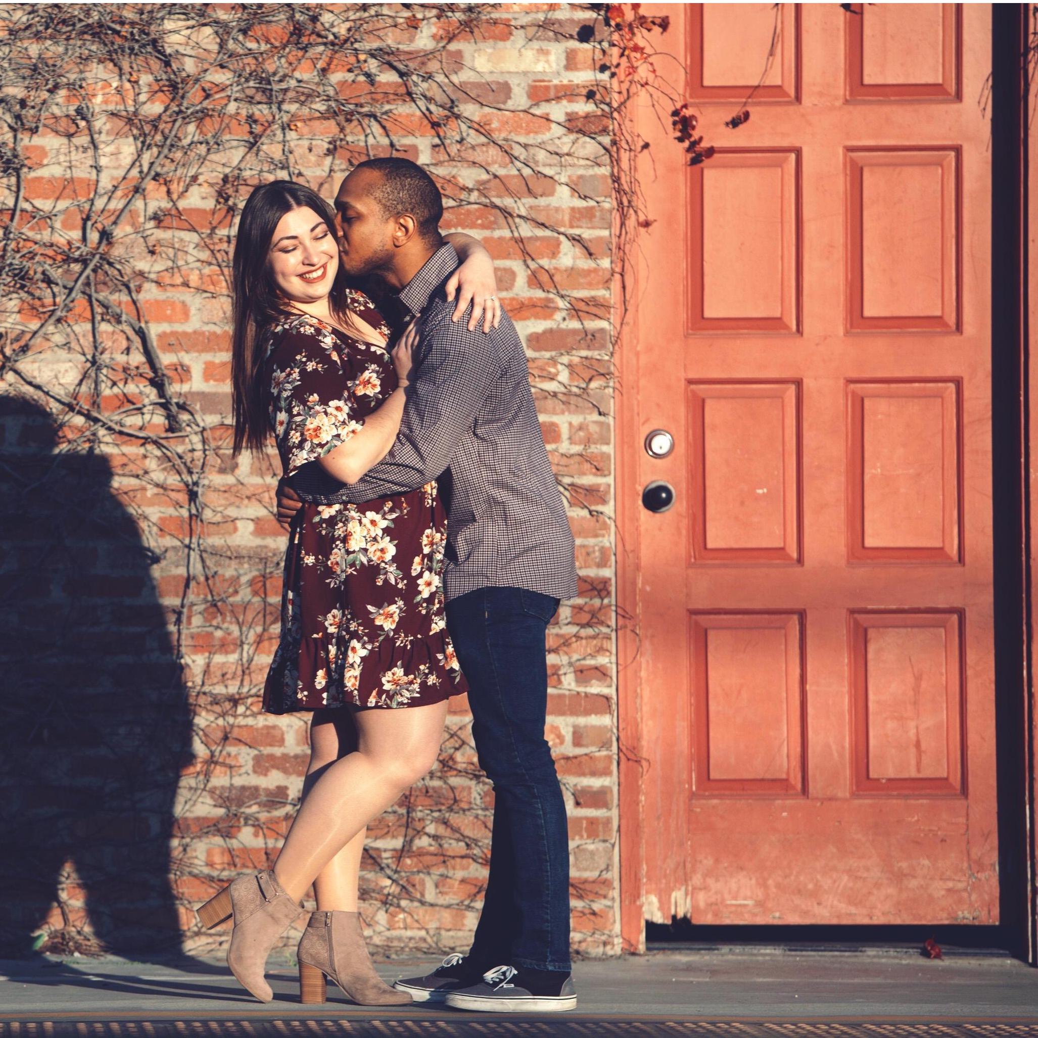 ENGAGEMENT PHOTOS - ROBBIE SNYDER PHOTOGRAPHY