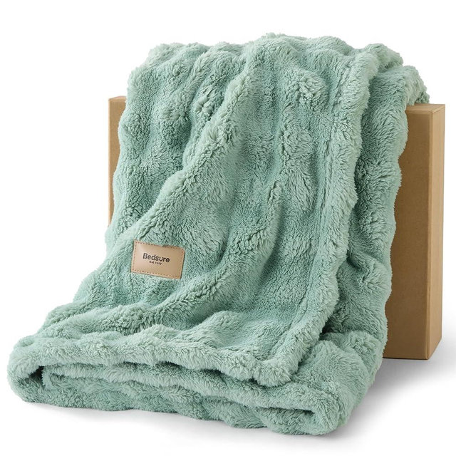Bedsure 3D Fleece Bubble Blanket for Couch - GentleSoft Green Spring Throw Blanket for Sofa Bed Home Decor - Luxury Soft Cozy Gifts for Kids, Lightweight, All Seasons, Sage Green,50"×60"