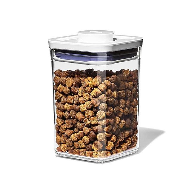 OXO Good Grips Pet POP Container – 6.0 Qt/5.7 L with Half Scoop |Ideal for up to 6.5lbs of Dog Food or 4.5lbs of Cat Food | Airtight Dog and Cat Food Storage Container | BPA Free