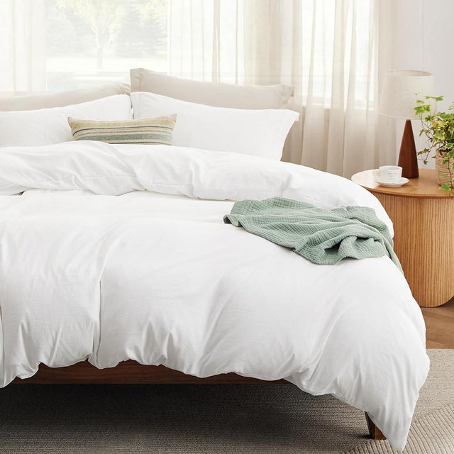 Bedsure Duvet Cover California King Size with Fitted Sheet - Soft Prewashed Duvet Cover Set, 4 Pieces, Includes 1 Duvet Cover 104x98 Inches with Zipper Closure, 2 Pillow Shams, 1 Fitted Sheet, White
