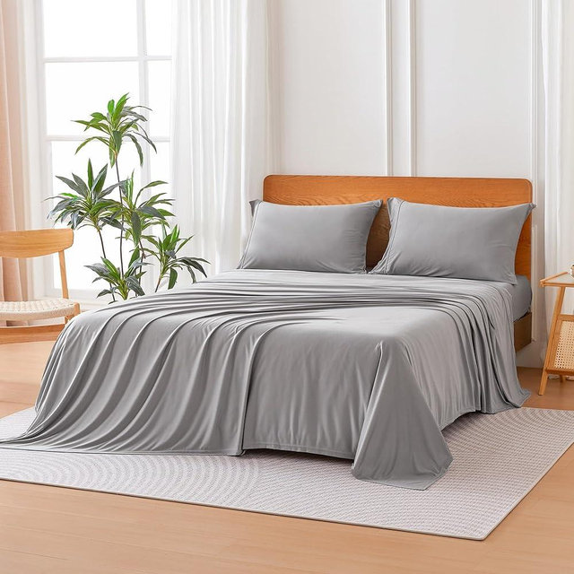 Amazon Basics Jersey Microfiber 4-Piece Sheet Set, Wrinkle Free and Easy Fit, 1 Flat Sheet, 1 Fitted Sheet and 2 Pillowcases, King, Grey