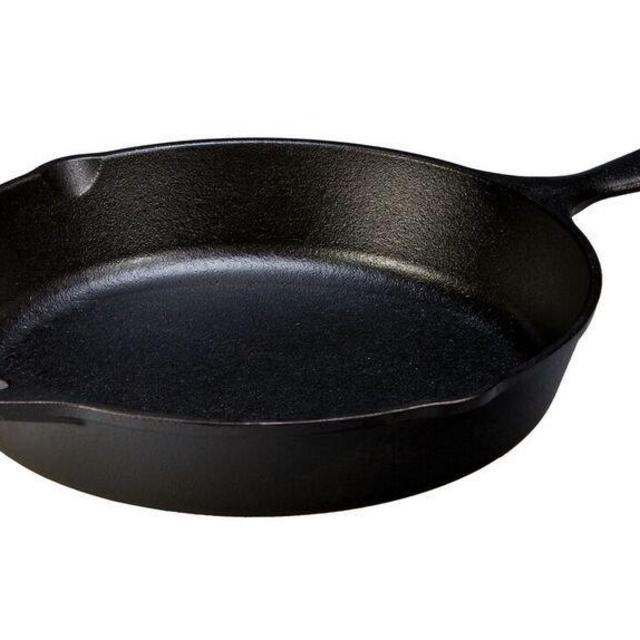 Lodge Pre-Seasoned Cast Iron Skillet With Assist Handle, 10.25, Black