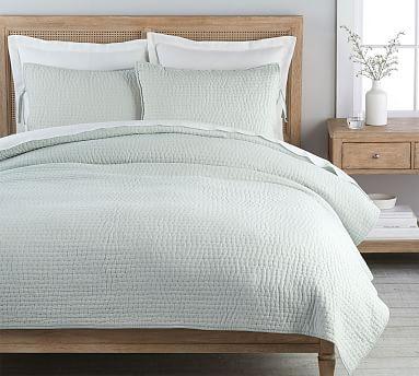 Porcelain Blue Pick-Stitch Handcrafted Cotton/Linen Quilt, King/Cal. King