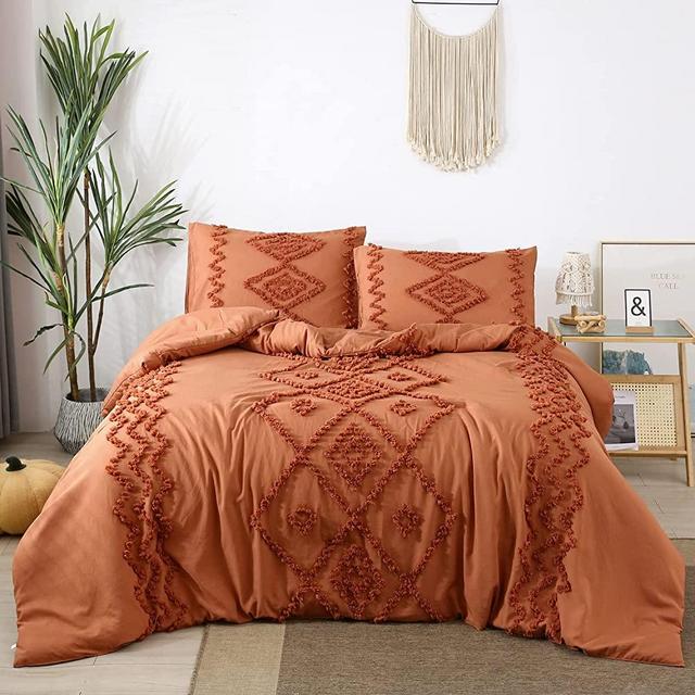 PERFEMET Burnt Orange Comforter Set Queen Size 3Pcs Tufted Terracotta Boho Comforter Bedding Set Farmhouse Shabby Chic Rust Bed Comforter Set (Caramel, Queen)
