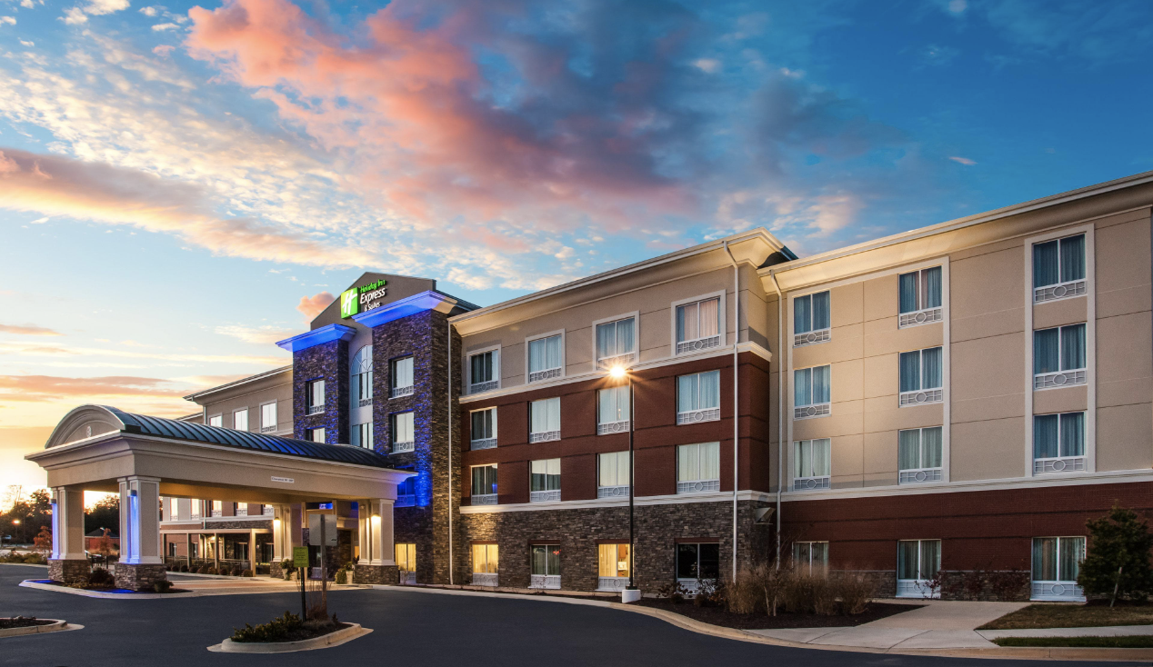 The Wedding Website of Taylor Luckel and Blake Jones