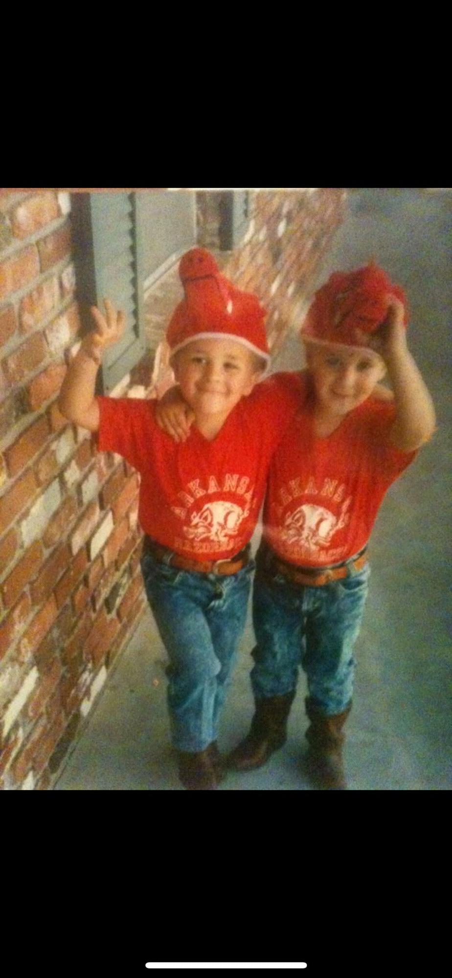 They still wear matching outfits.