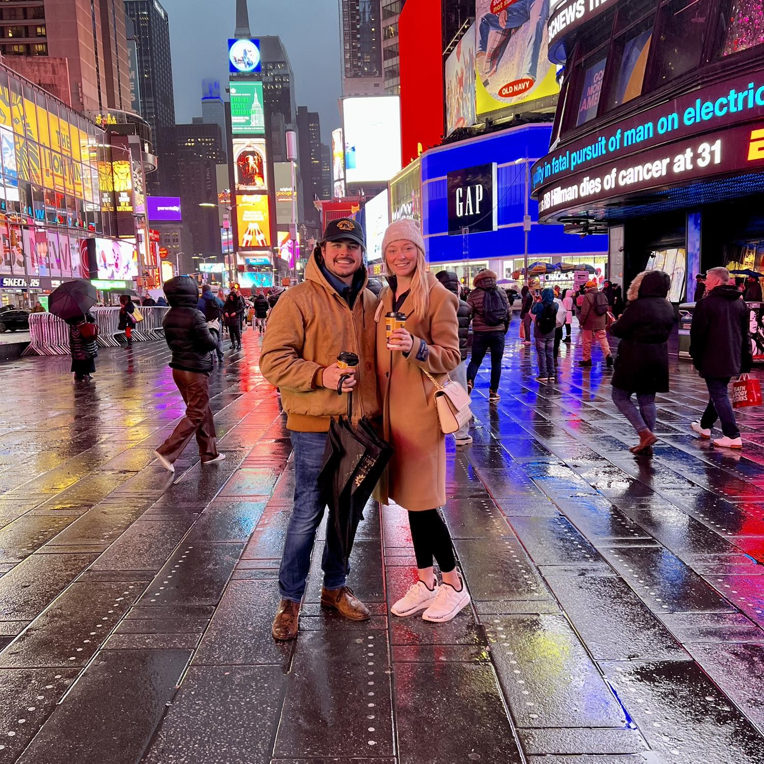 Winter 2022 - NYC and another new city explored for Anthony! One thing to know about the pair (mainly Nikki) is their love for Christmas time. Perfect city to do all the foodie and holiday things!