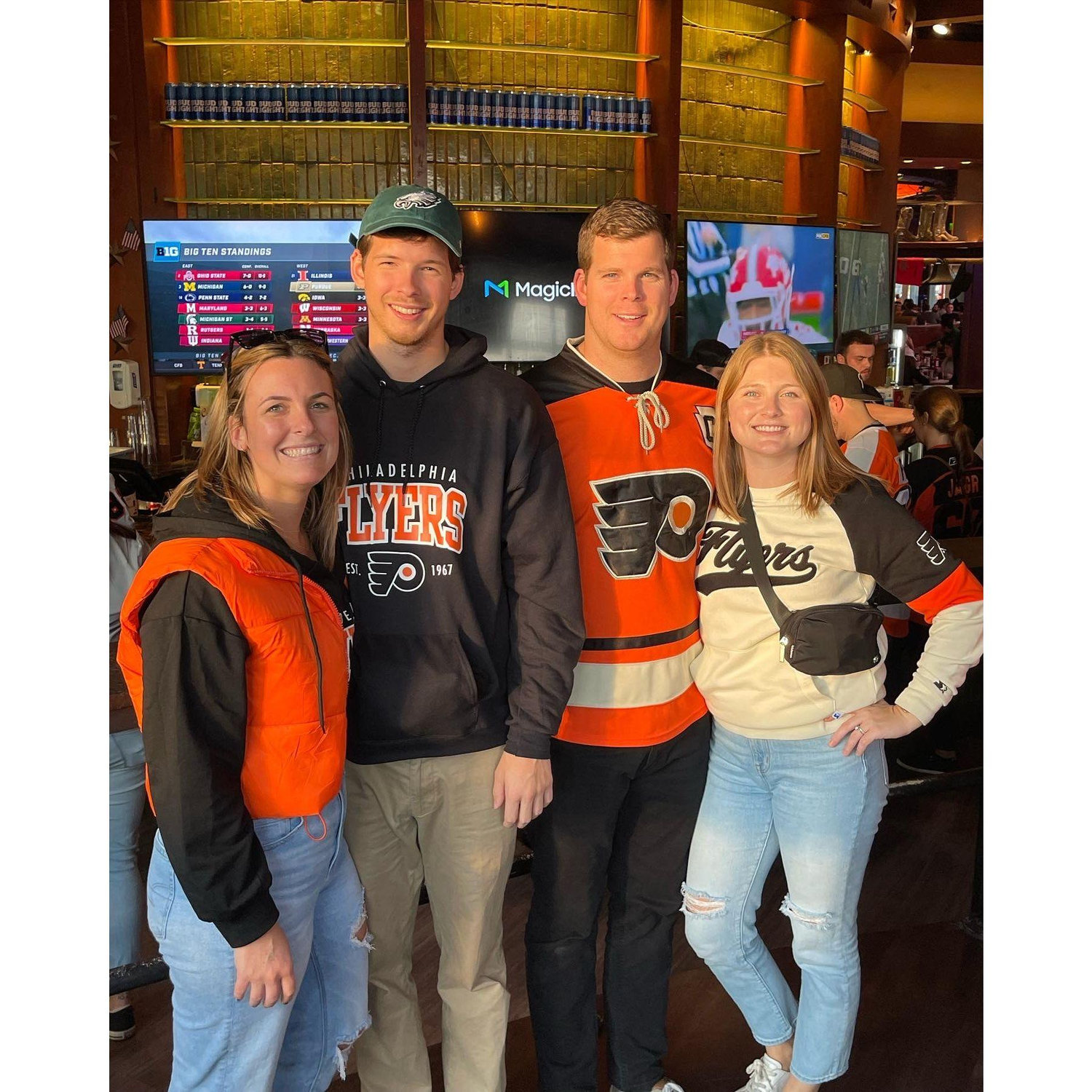 Sean & Karly become Philly tour guides for Jeff & Amy and they catch a Flyers game! (November 2022)