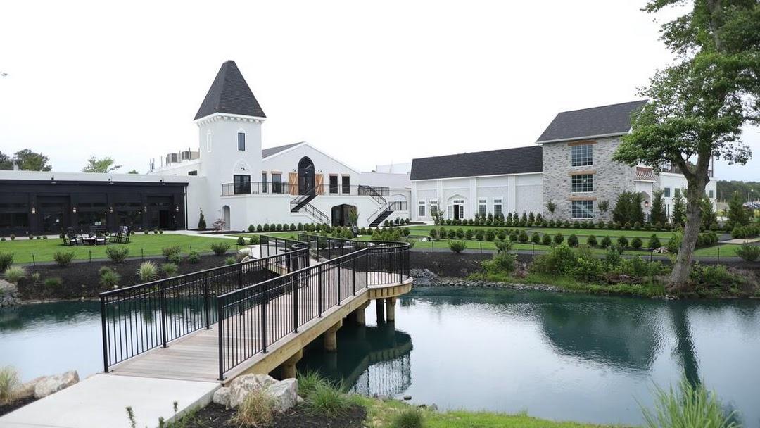 The Wedding Website of Brittany Arnold and John Paul Argyriou