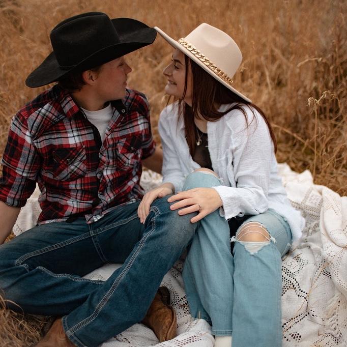 Engagement session! 📸
2023