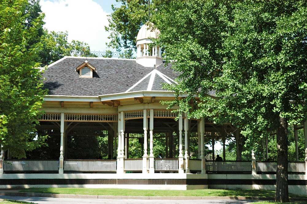 The Wedding Website of Taylor Katherine Kiss and Zane Edward Robertson