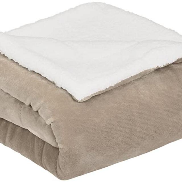 AmazonBasics Soft Micromink Sherpa Throw Blanket - Full or Queen, Taupe