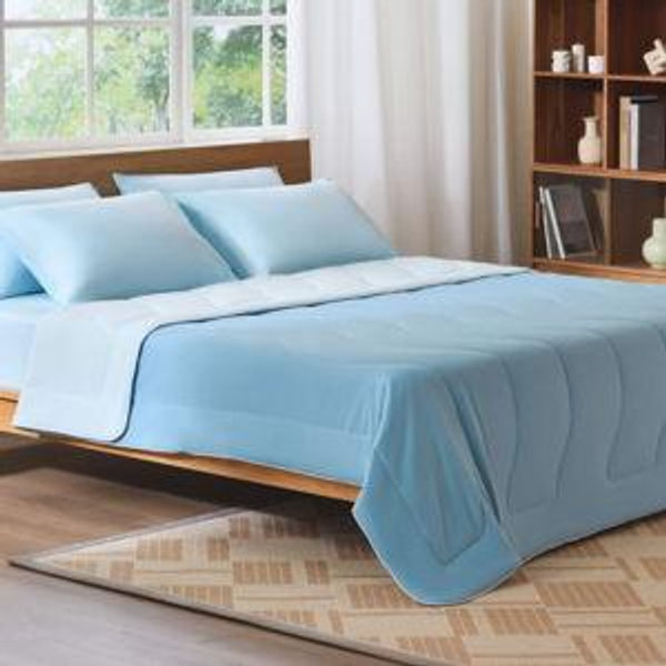 Award-Winning Evercool® Cooling Comforter in Aqua Blue