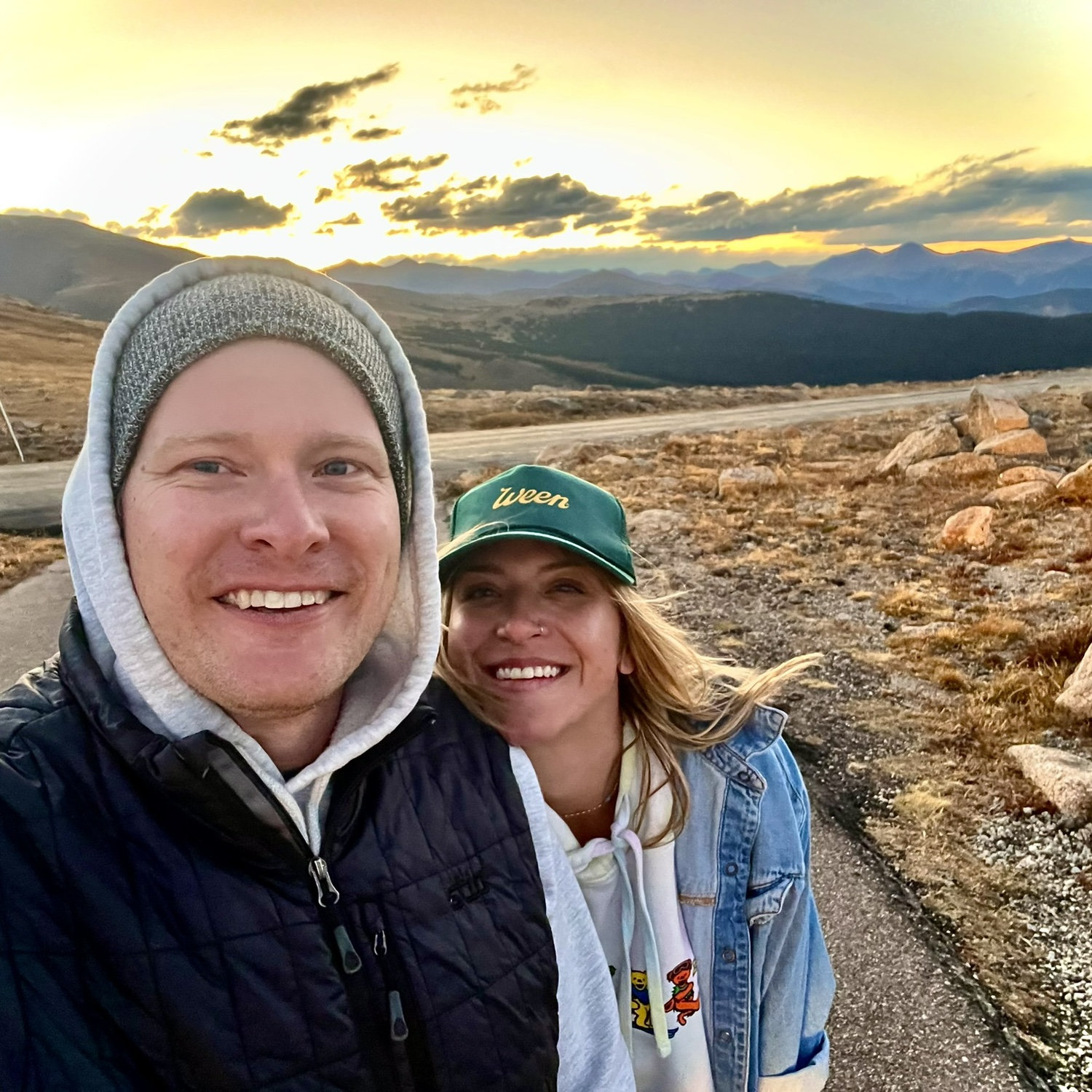 A perfect sunset heading up the road to Mt Blue Sky - on the search for mountain goats 🐐 🏔️