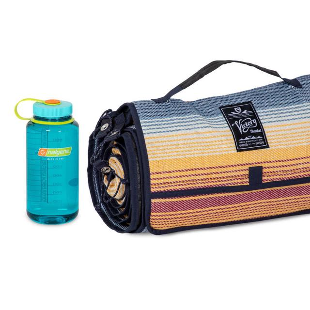 Victory™ 4-person Blanket