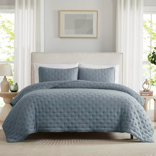 WDCOZY Dusty Blue Cloud Queen Size Quilt Set, Tan Lightweight Farmhouse Bedspread, Rustic Country Coverlet, Taupe Camel Soft Bedding, Thin Comforter for All Season - 3 Pieces, 90x90 inches