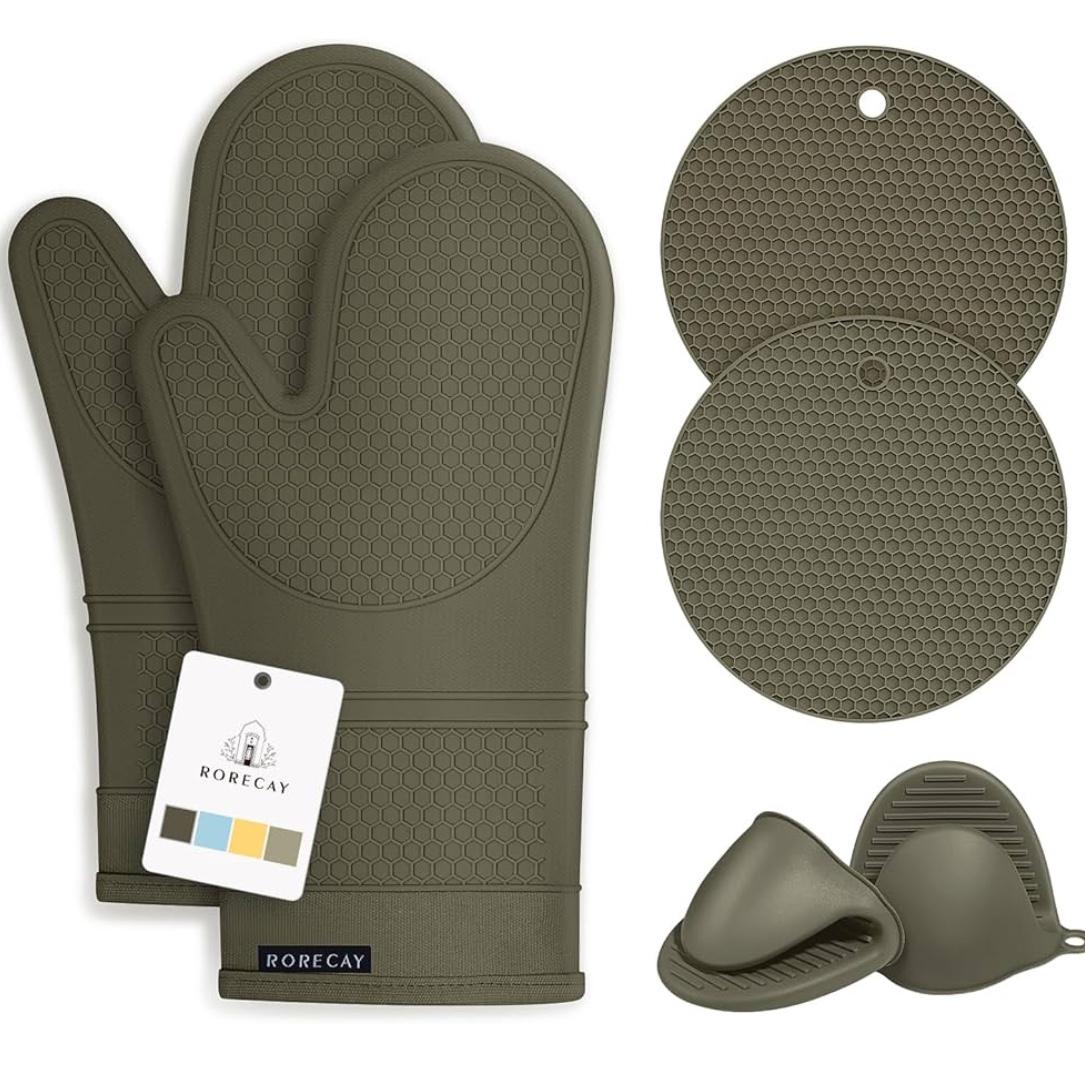 Rorecay Silicone Oven Mitts and Pot Holders Sets: Heat Resistant Silicone Oven Mittens with Mini Oven Gloves Hot Pads Potholders for Kitchen Baking Cooking, Quilted Liner, Martini Olive