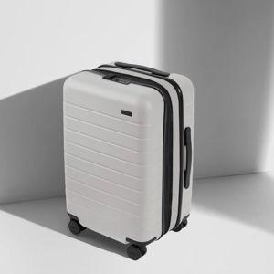 Expandable Suitcase: Carry-On Flex in Cloud Gray | Away