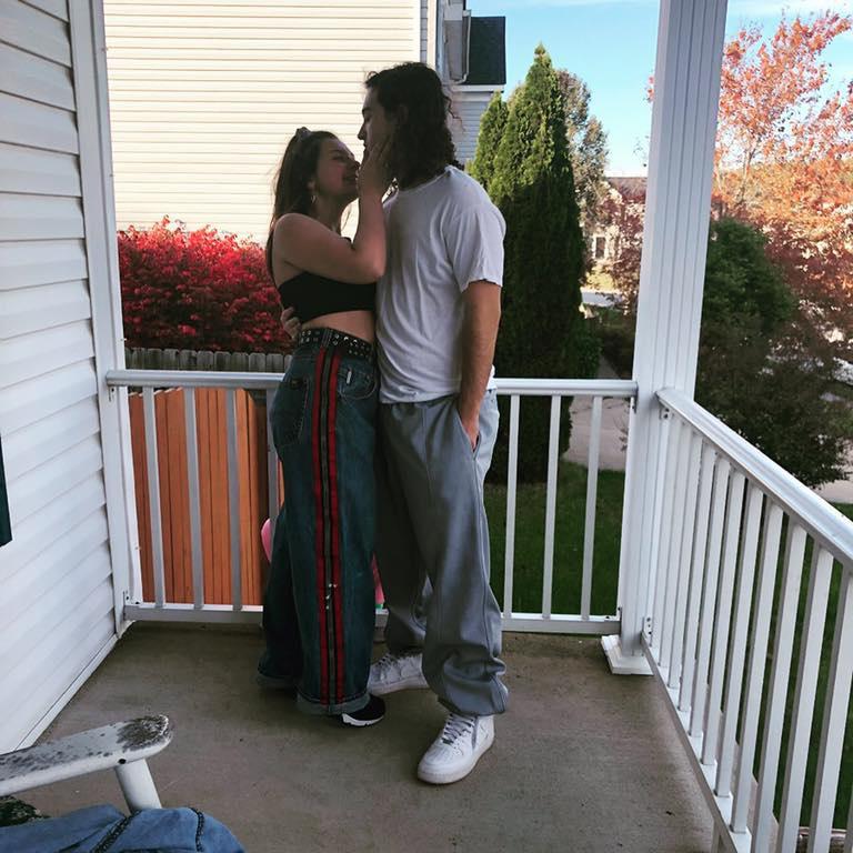 Cutest 90s couple EVER!!!