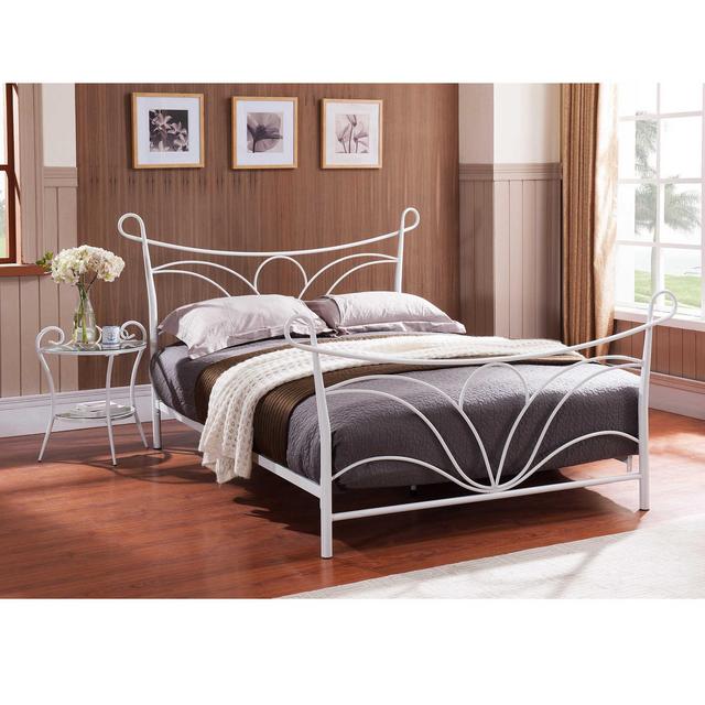 K&B Furniture BD69 Metal Queen Bed in White