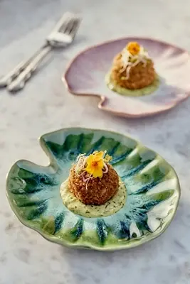 Lilypad Portuguese Stoneware Canape Plate