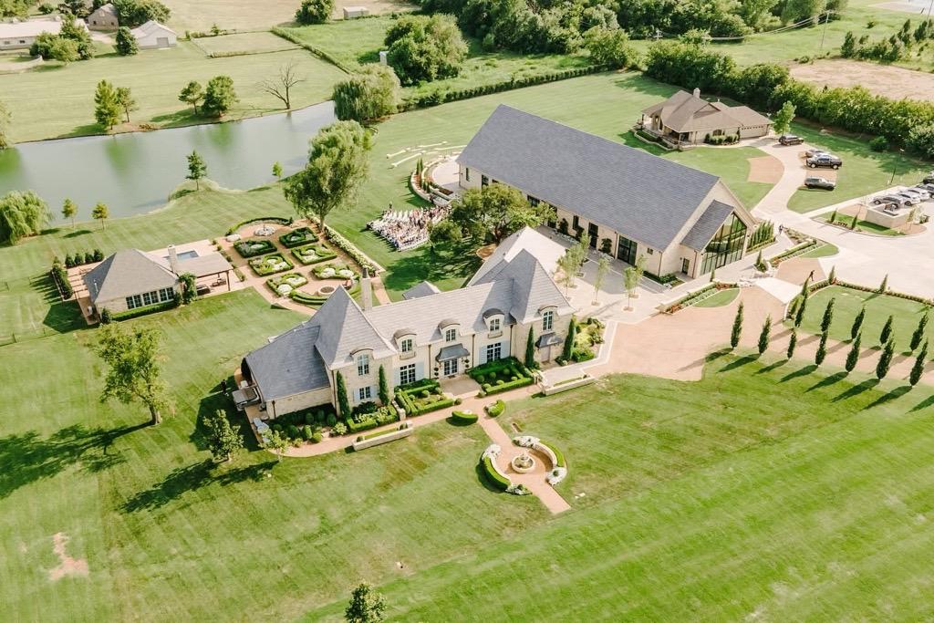The Wedding Website of Diana Nguyen and Jérémy Rioux