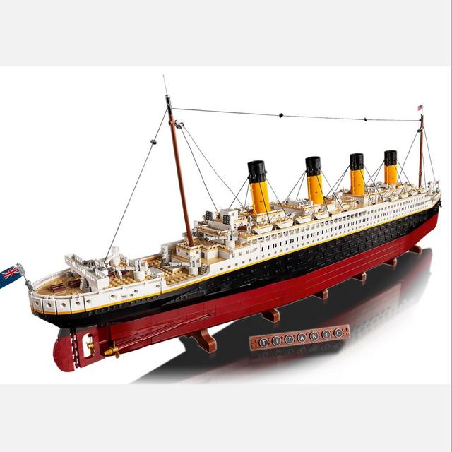 Titanic Lego Set