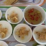 Quán Bà Toàn (Steamed rice/tapioca cakes with pork and shrimp)