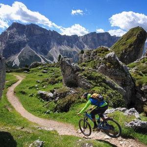 Dolomites e-bike excursion