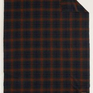 MOTOR ROBE THROW WITH LEATHER CARRIER | Pendleton