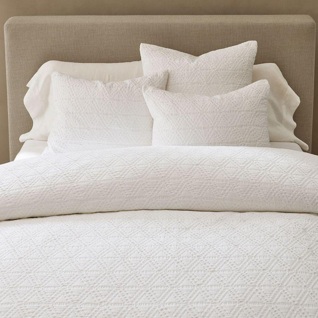 Diamond Matelasse Duvet Cover, White, Full/Queen