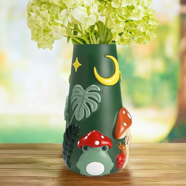 GUGUGO Cute Frog Garden Vase, 8 Inch Colorful Eclectic Flower Vase for Decor, Unique Boho Decorative Vase for Flowers, Hand Painted Modern Cute Funky Home Décor, Gifts for Plant Lover - Green